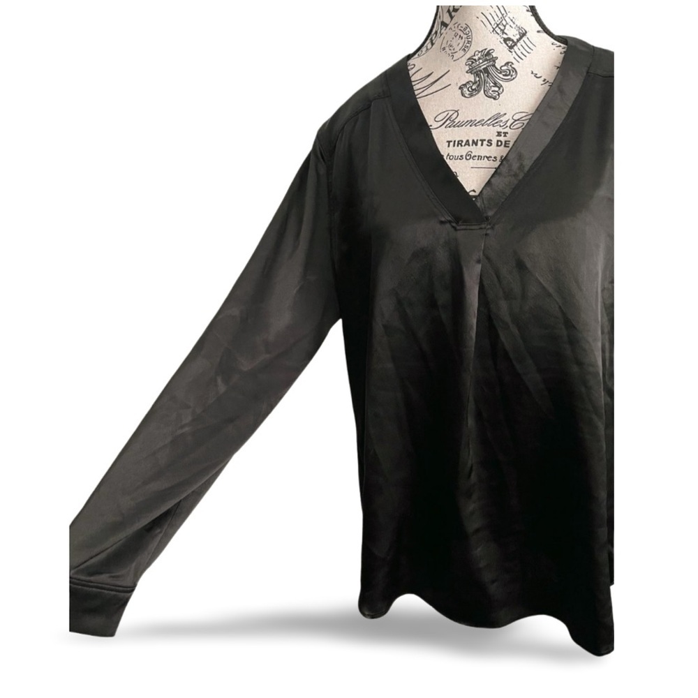 Nine West Black V-Neck Blouse – Minimalist Longline Top size Large - Picture 3 of 5
